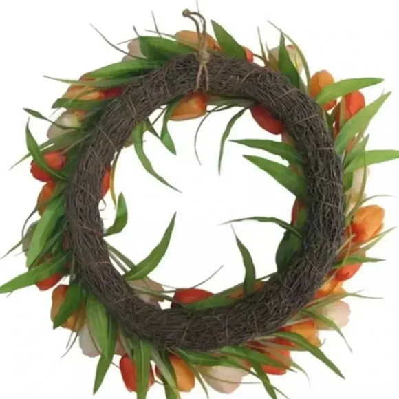 Faux Orange Tulip Wreath - Picture 3 of 3